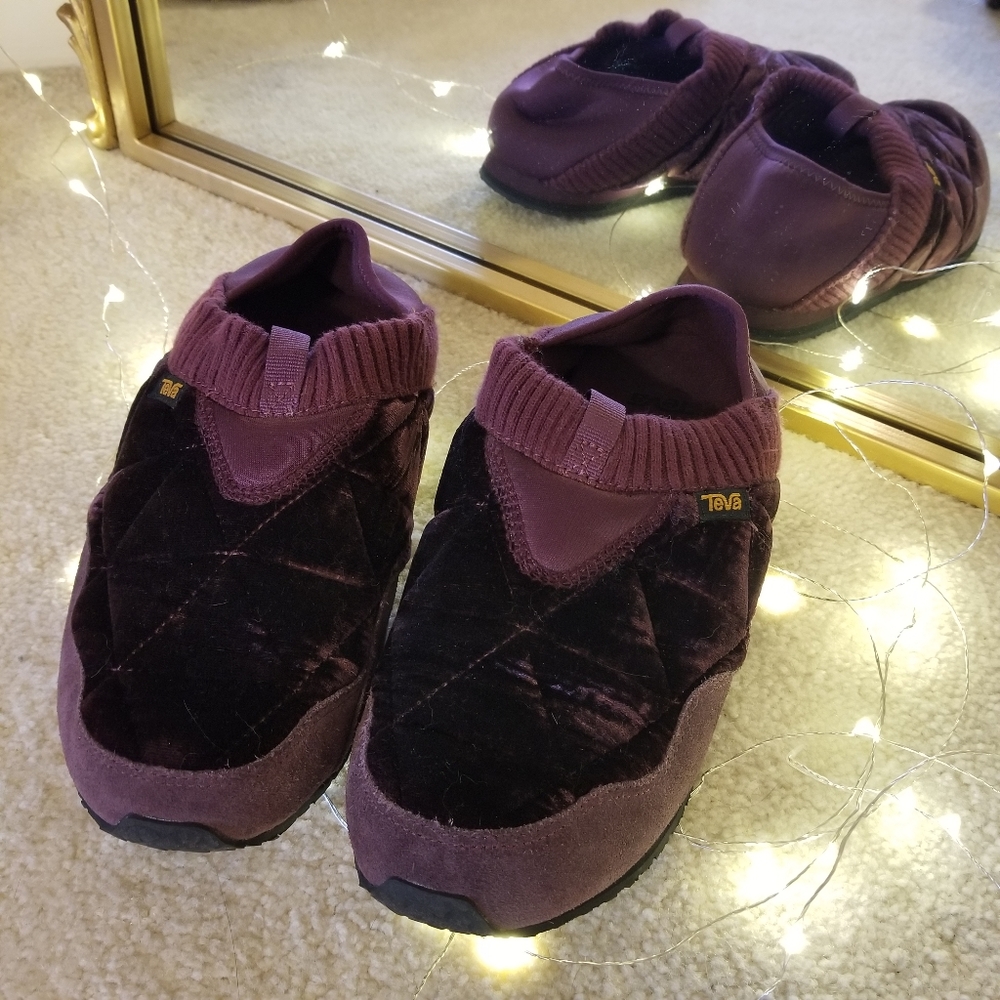 Teva Velvet Ember Moc